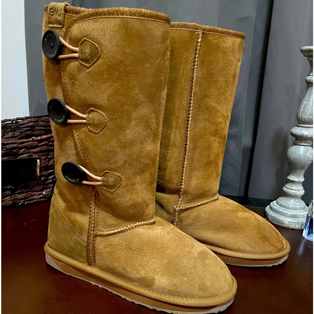 Emu Boots- women’s 10- authentic merino sheep wool and leather